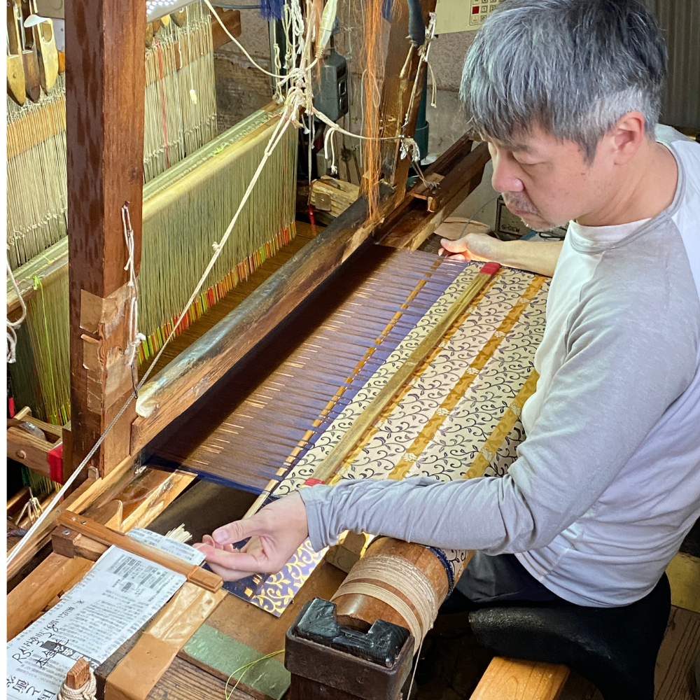 Nishijin-ori artisan